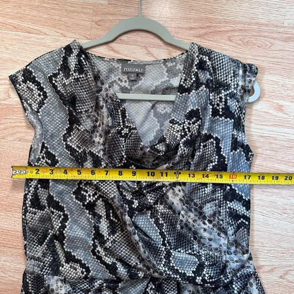 Roz & Ali Black and Gray Snake Skin Sheath Midi Dress with Cowl Neck Size 16 - Picture 6 of 6